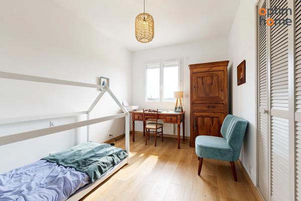 Martigues St-Julien - Vente Villa T6 de 150 m2 environ sur un terrain de 1115 m2 avec piscine, avec vue dégagée plein sud, au calme et sans vis à vis