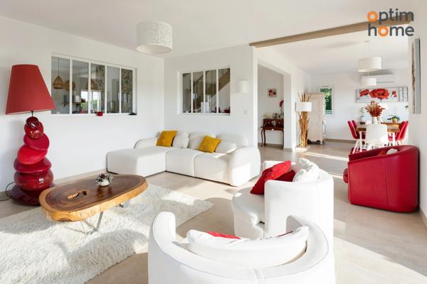 Martigues St-Julien - Vente Villa T6 de 150 m2 environ sur un terrain de 1115 m2 avec piscine, avec vue dégagée plein sud, au calme et sans vis à vis