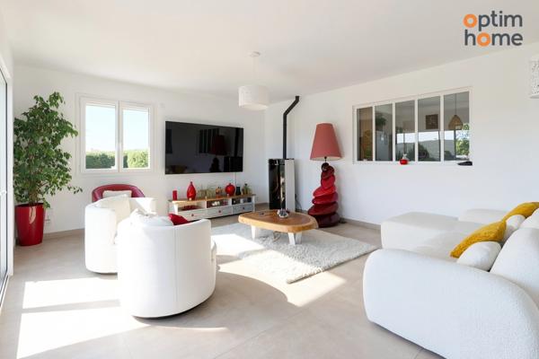 Martigues St-Julien - Vente Villa T6 de 150 m2 environ sur un terrain de 1115 m2 avec piscine, avec vue dégagée plein sud, au calme et sans vis à vis