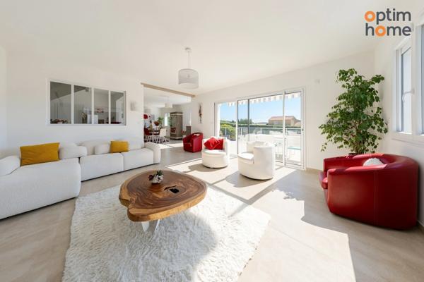Martigues St-Julien - Vente Villa T6 de 150 m2 environ sur un terrain de 1115 m2 avec piscine, avec vue dégagée plein sud, au calme et sans vis à vis