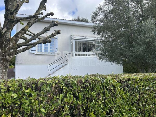 En exclusivité quartier Sainte Pezenne maison de 90 m² avec jardin et garage.