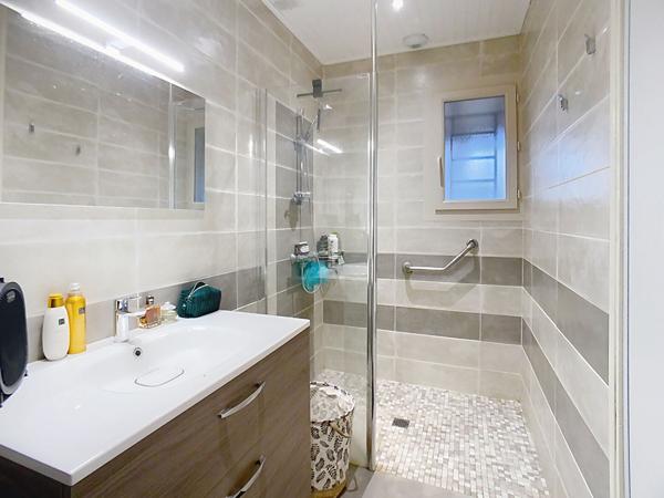 A vendre Maison 4 chambres, garage et jardin à Bouglon