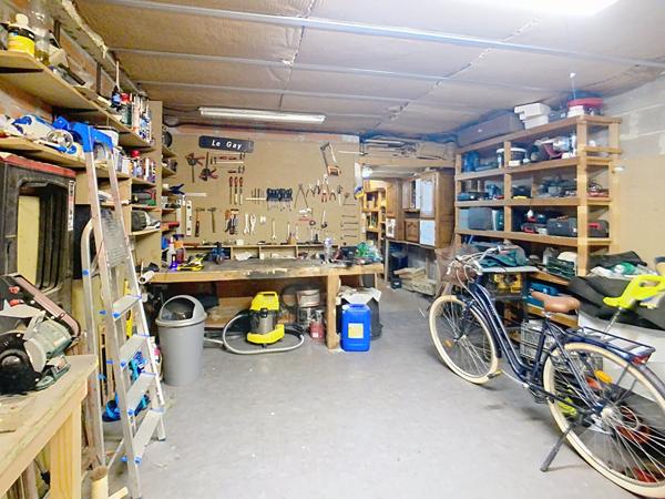 A vendre Maison 4 chambres, garage et jardin à Bouglon