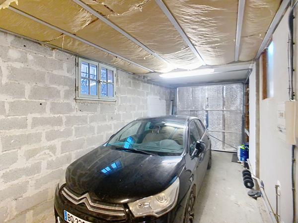 A vendre Maison 4 chambres, garage et jardin à Bouglon