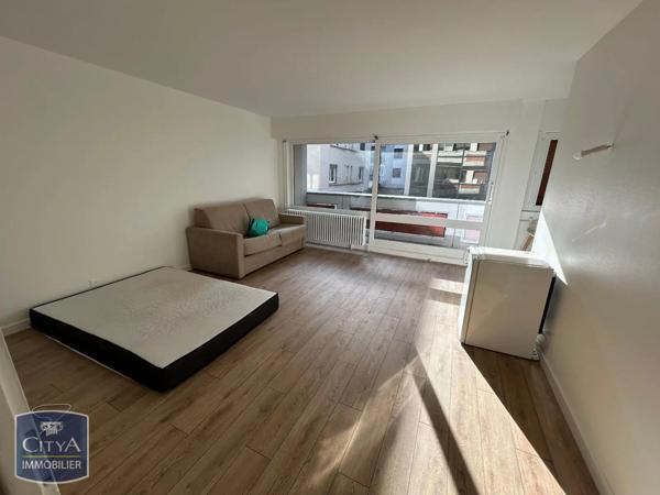 Appartement à louer 1 pièce 35.9m²