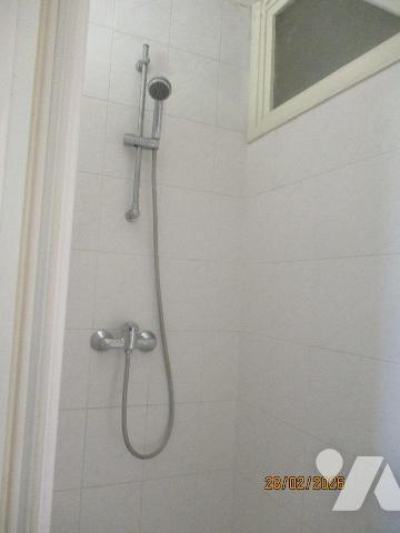 PLEIN CENTRE VILLE
Au 1er étage, APPT comprenant : entrée-séjour-salon exposé au Sud-Ouest, cu...