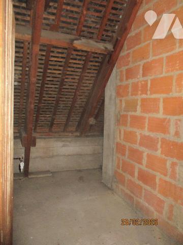 PLEIN CENTRE VILLE
Au 1er étage, APPT comprenant : entrée-séjour-salon exposé au Sud-Ouest, cu...