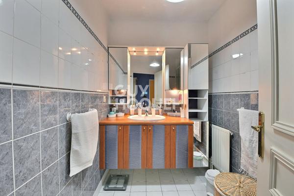 (Visite virtuelle) A vendre, T4/T5 de 114 m²  en dernier étage avec terrasse plein ciel de 35 m² et 2 garages, secteur Sans-Souci / Monplaisir à Lyon, 3ème arrondissement (69003)