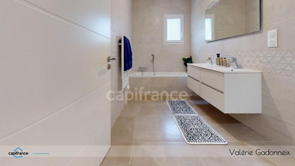 **À vendre - Maison neuve de plain-pied à Échillais (17620)**, Avec garage et Terrain clos.