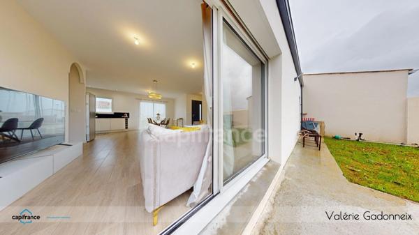 **À vendre - Maison neuve de plain-pied à Échillais (17620)**, Avec garage et Terrain clos.