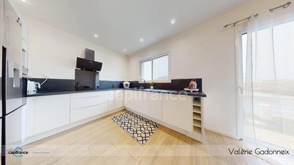 **À vendre - Maison neuve de plain-pied à Échillais (17620)**, Avec garage et Terrain clos.