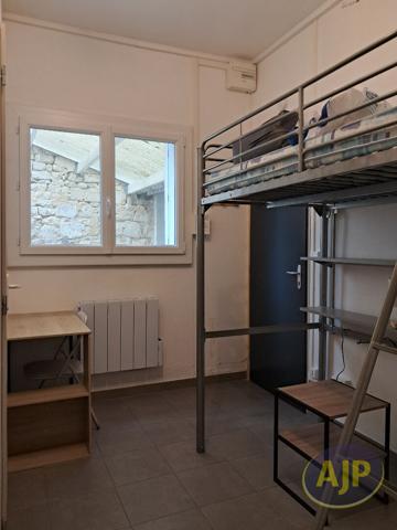 Appartement à louer Pons : 1 pièces, 11m² avec 0 chambre(s) à 325€ - AJP Immobilier Pons