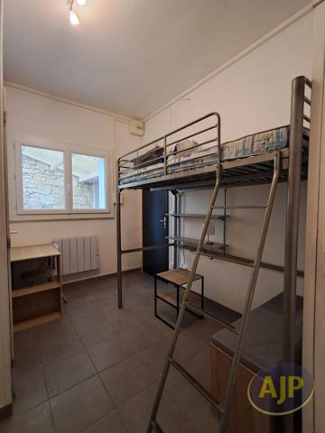 Appartement à louer Pons : 1 pièces, 11m² avec 0 chambre(s) à 325€ - AJP Immobilier Pons