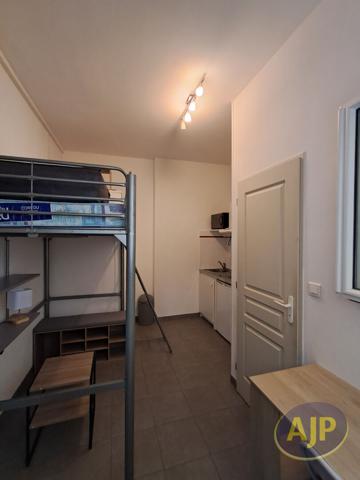 Appartement à louer Pons : 1 pièces, 11m² avec 0 chambre(s) à 325€ - AJP Immobilier Pons