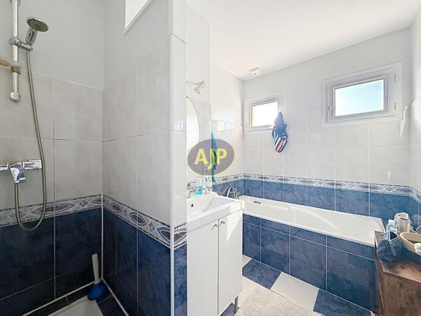 Maison à louer Anglet : 7 pièces, 149m² avec 5 chambre(s) à 2 163€ - AJP Mateille Immobilier Biarritz