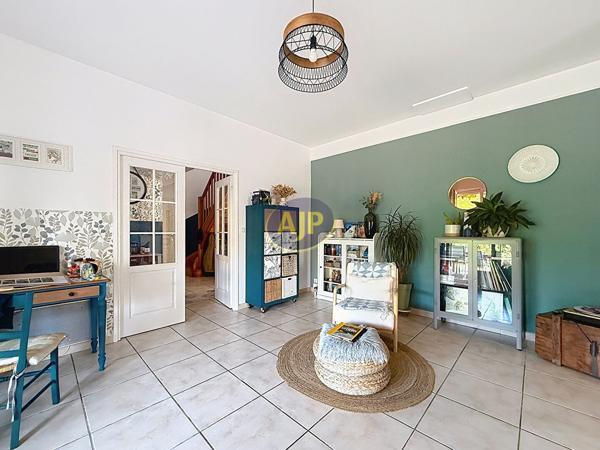 Maison à louer Anglet : 7 pièces, 149m² avec 5 chambre(s) à 2 163€ - AJP Mateille Immobilier Biarritz