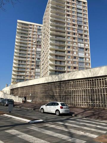 Stationnement à louer    Limoges