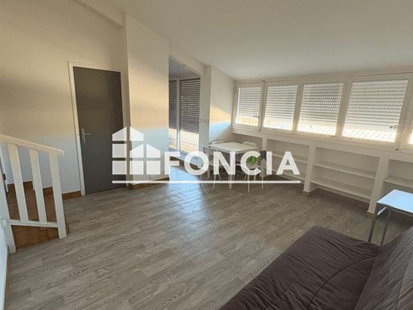 Location Studio 27.53 m² - LE PETIT PALAIS 10 RUE DU PUITS DE LA REILLE Avignon 84000