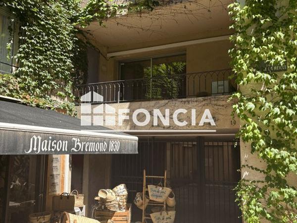 Location Studio 27.53 m² - LE PETIT PALAIS 10 RUE DU PUITS DE LA REILLE Avignon 84000