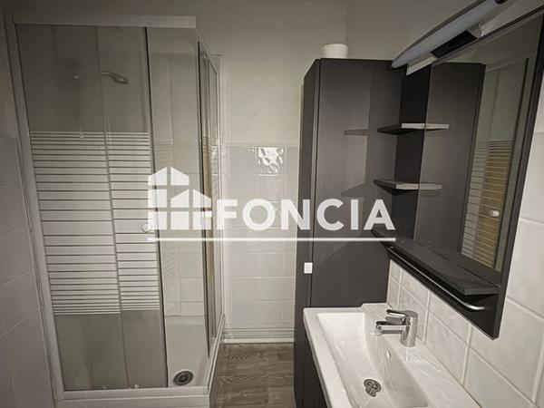 Location Studio 27.53 m² - LE PETIT PALAIS 10 RUE DU PUITS DE LA REILLE Avignon 84000