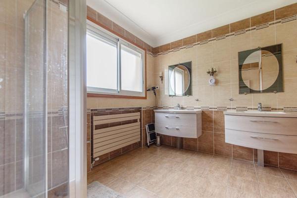 Maison Bretigny Sur Orge 11 pièce(s) 232 m2
