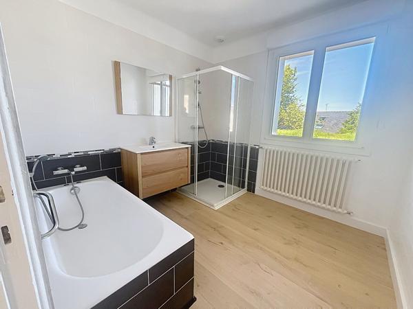 Maison entièrement rénovée à l'emplacement idéal