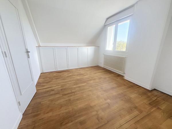 Maison entièrement rénovée à l'emplacement idéal
