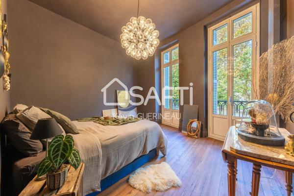 Maison d'Exception au Charme Authentique Place des Martyrs de la Résistance