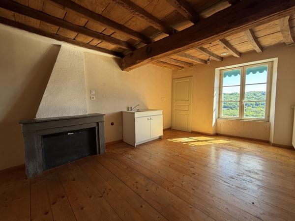 EN EXCLUSIVITÉ – MAISON DE VILLE À AMBÉRIEU-EN-BUGEY