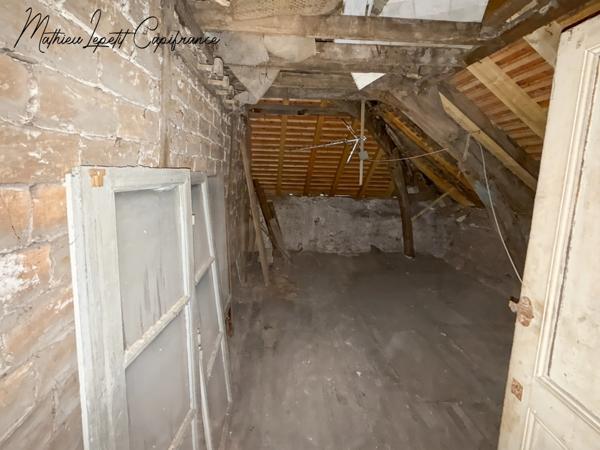 Immeuble à rénover – Centre de THENON (24210) 120 M2