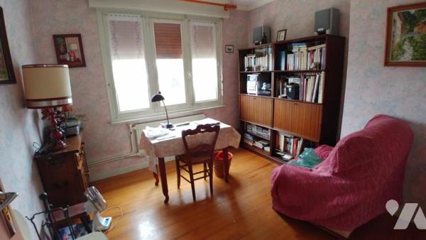 Maison de ville semi-mitoyenne.