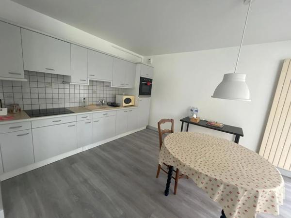 Appartement à louer 2 pièces 59.95m² Montbéliard (25200)