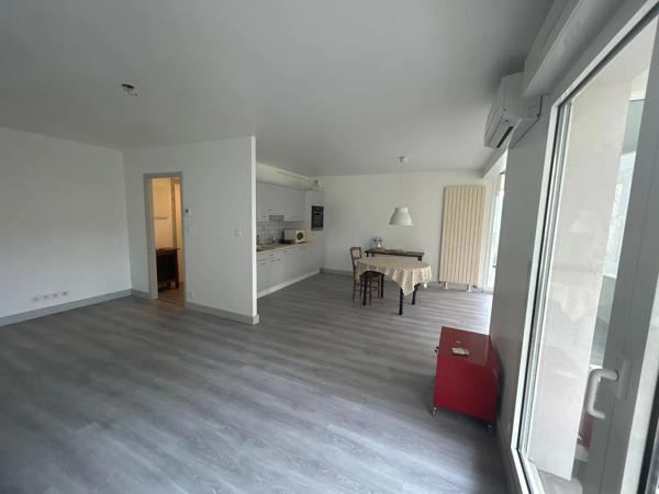 Appartement à louer 2 pièces 59.95m² Montbéliard (25200)