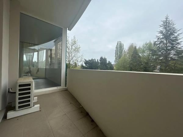 Appartement à louer 2 pièces 59.95m² Montbéliard (25200)