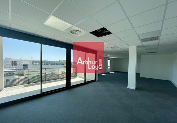 Bureaux neufs à vendre à Nîmes Parc Georges Besse terrasse et parkings