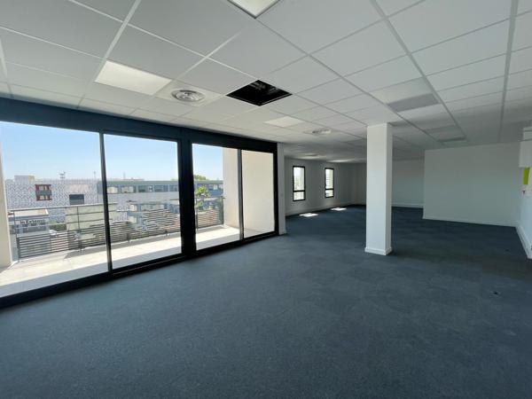 Bureaux neufs à vendre à Nîmes Parc Georges Besse terrasse et parkings