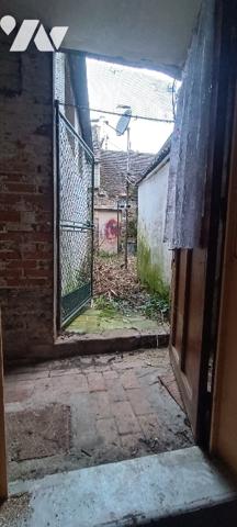 Idéal investisseur, Voulx, maison rurale à rénover de 75 m², petit jardinet, petite grange de
30 m².