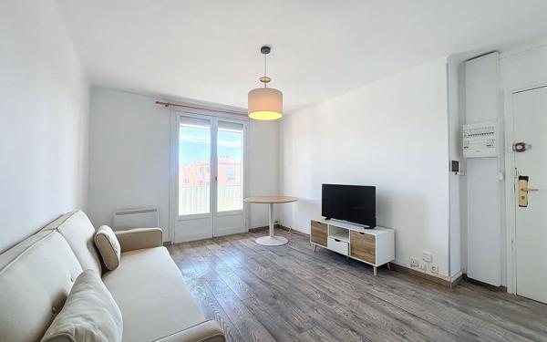 Appartement à vendre    3 pièces • 51,69 m2 Saint-Raphaël