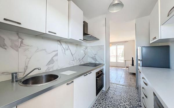 Appartement à vendre    3 pièces • 51,69 m2 Saint-Raphaël