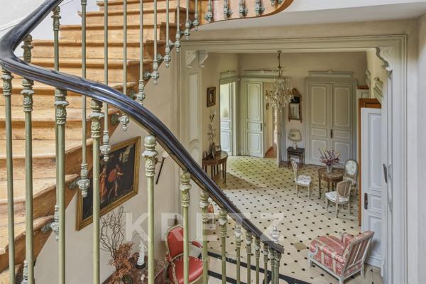 Évreux Centre – Élégant hôtel particulier du XIXᵉ siècle au cœur d’un parc arboré de 2 200 m²