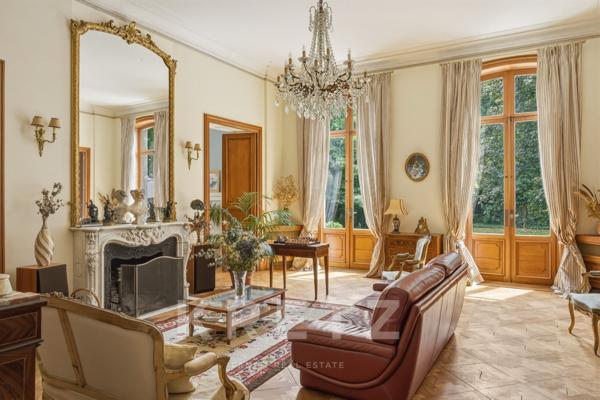 Évreux Centre – Élégant hôtel particulier du XIXᵉ siècle au cœur d’un parc arboré de 2 200 m²