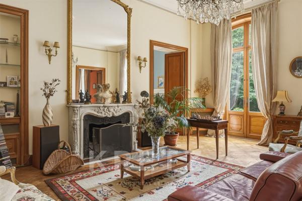 Évreux Centre – Élégant hôtel particulier du XIXᵉ siècle au cœur d’un parc arboré de 2 200 m²