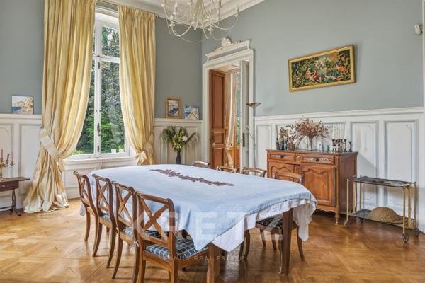 Évreux Centre – Élégant hôtel particulier du XIXᵉ siècle au cœur d’un parc arboré de 2 200 m²