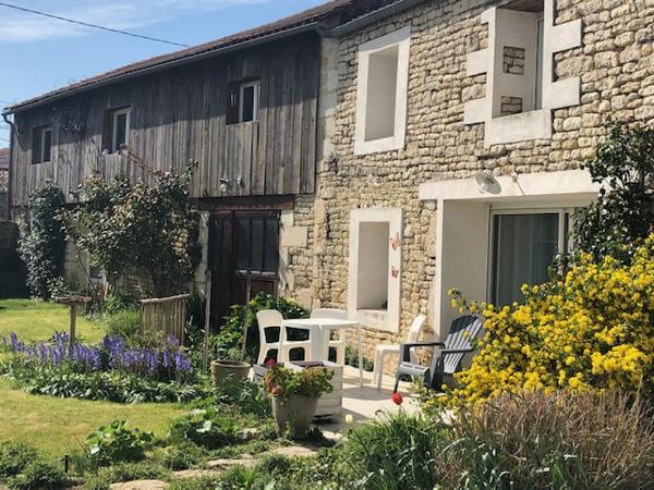 'Bâtisse de style Charentaise'