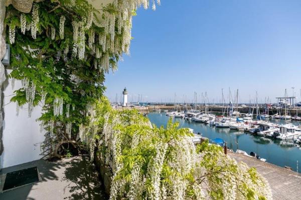 PORT-HALIGUEN, MAISON SIGNATURE FACE AUX VOILIERS
