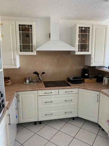 Appartement à vendre 2 pièces ,terrasse ,cave ,parking grasse quartier saint antoine (06) dernier étage