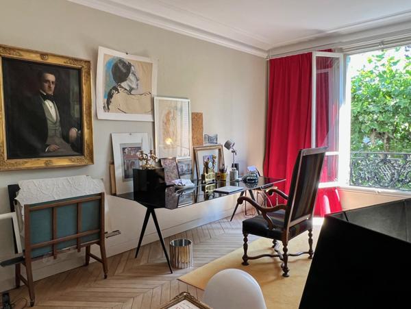 Montreuil (93100) Immeuble Bourgeois - 2 appartements (229 et 65 m2) un local commercial (71 m2)