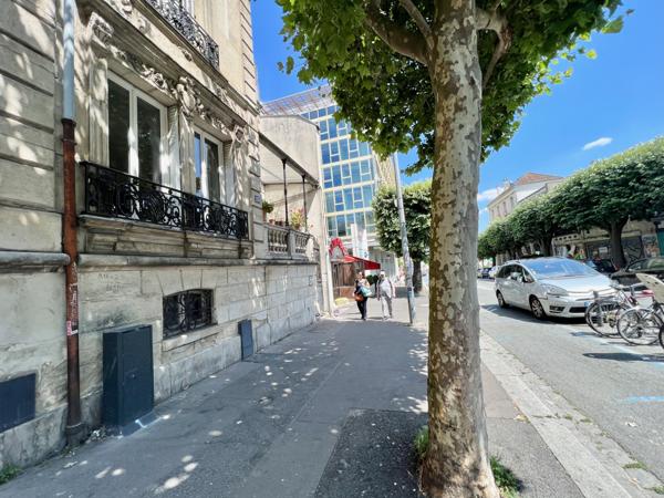 Montreuil (93100) Immeuble Bourgeois - 2 appartements (229 et 65 m2) un local commercial (71 m2)