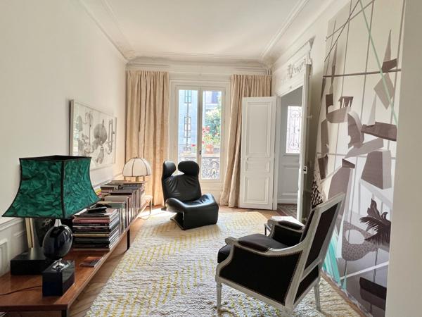 Montreuil (93100) Immeuble Bourgeois - 2 appartements (229 et 65 m2) un local commercial (71 m2)