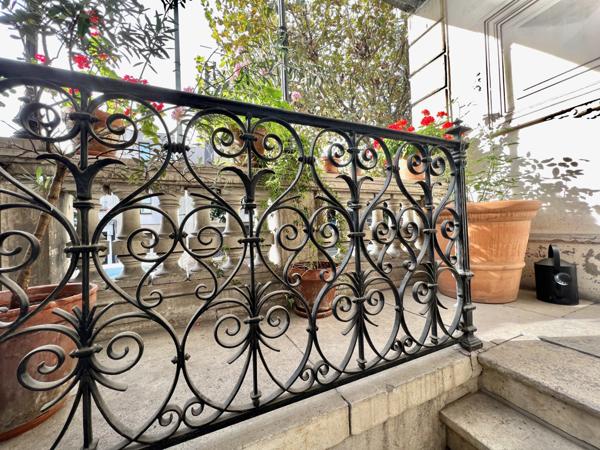 Montreuil (93100) Immeuble Bourgeois - 2 appartements (229 et 65 m2) un local commercial (71 m2)